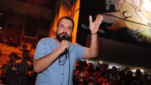 Cadastro de Boulos no SUS é alterado com ofensas, e Saúde diz ter bloqueado perfil que fez mudanças