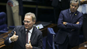 Acordo para Omar Aziz presidir CPI da Covid e Renan assumir relatoria avança no Senado