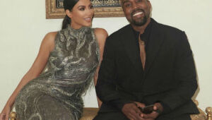 Kim Kardashian tenta salvar casamento e leva pastor em viagem com Kanye West