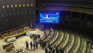 Câmara pode votar a PEC das Prerrogativas nesta sexta-feira