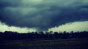 Tornado deixa um morto e vários feridos no Alabama