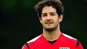 Com emoji de leão, post de Alexandre Pato levanta especulações sobre o futuro do atacante; veja