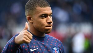 Mbappé volta a treinar no PSG a dois dias de duelo com o Bayern pela Champions