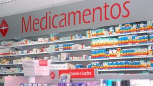 Municípios pernambucanos relatam falta de alguns medicamentos, afirma André Longo