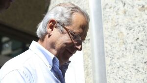 José Dirceu volta ao Congresso 19 anos depois em cerimônia em defesa da democracia