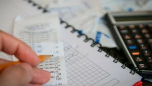 É hora de fazer economia em casa