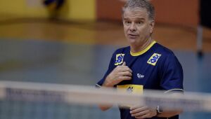 Seleção masculina de vôlei faz 1&ordm; treino após o retorno de Bernardinho para Liga das Nações