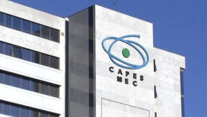 Trinta e um pesquisadores da Capes que atuam em avaliação renunciam coletivamente