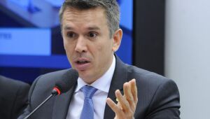 Felipe Carreras diz que não é o momento para falar do impeachment de Bolsonaro