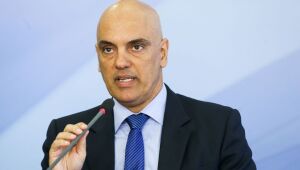 Moraes, do STF, manda PF retomar investigação que apura se Bolsonaro interferiu na corporação