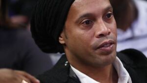 Ronaldinho completa quatro meses detido em hotel no Paraguai