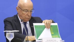 Iniciativa privada é página virada, diz Salim Mattar, que não volta para a Localiza
