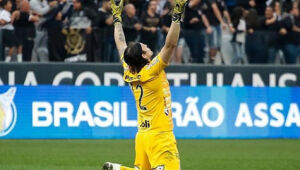 Andrés diz que o goleiro Cássio fica no Corinthians