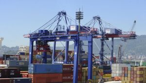 Balança comercial registra superávit de US$ 3,73 bi em novembro