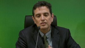 Governo federal troca comando do INSS, que tem quase 2 milhões na fila à espera por benefícios