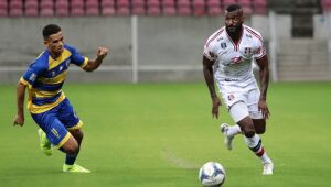 Polivalente, Célio Santos prega concentração para clássico ante o Sport