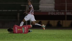 Matheus Carvalho acerta renovação com o Náutico