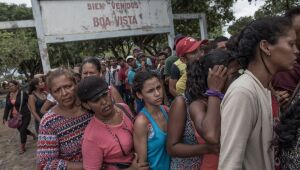 Brasil barra venezuelanos na fronteira com base em orientação inexistente da Anvisa