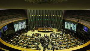 Congelamento salarial de servidor libera R$ 500 mi em progressões por ano