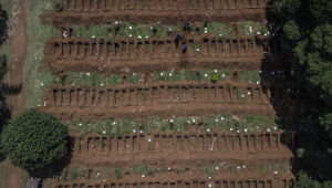 Congresso e STF decretam luto em homenagem aos 100 mil brasileiros mortos de Covid-19