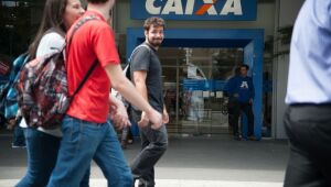 Saque de auxílio emergencial é liberado para beneficiários do 3º lote