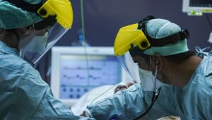 Na linha de frente da Covid-19, residentes querem repor do período na formação