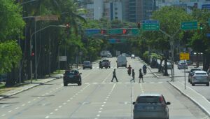 Prefeito anuncia recapeamento de ruas e expansão da malha cicloviária do Recife