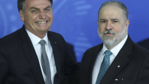 Aras nega investigar Bolsonaro por cheques de Queiroz a Michelle