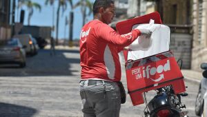 Câmara aprova urgência para projeto sobre trabalho em apps de delivery