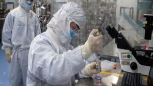 Rússia pode começar a produzir vacina em setembro