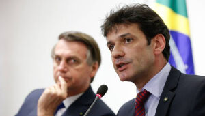Ministro do Turismo testa positivo para covid-19