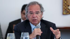 Guedes volta a defender imposto aos moldes da CPMF como solução tributária