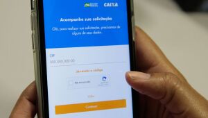 Auxílio emergencial é insuficiente para manter trabalhador em casa, diz pesquisa