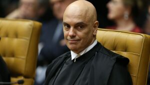 Moraes afasta delegado de inquérito que investiga interferência de Bolsonaro na PF