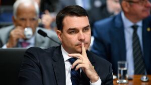 PEC da 2ª instância no Congresso livra Lula, mas ameaça Flávio Bolsonaro