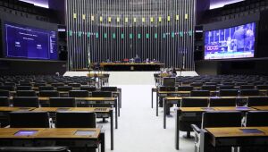 Entre o bolso de prefeitos e a chance de o TSE questionar