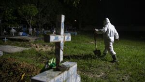 Covid-19 já fez mais de 70 mil vítimas fatais no Brasil