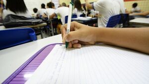 Dez milhões de crianças podem abandonar a escola, alerta ONG