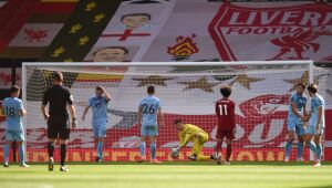 Liverpool cede empate ao Burnley; Norwich é primeiro rebaixado da Premier League