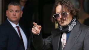 Estrela de Johnny Depp se apagou por 'comportamento não profissional', diz ex-agente
