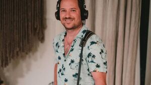 Baixista do Simple Plan deixa a banda e se desculpa após acusações de assédio
