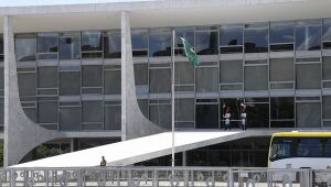 Bolsonaro faz mudança em cargos do gabinete pessoal e Secretaria-Geral