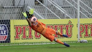 Perto de fechar com RB Bragantino, Maycon Cleiton não encara o Itabaiana