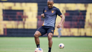 Patric analisa reencontro com Atlético/MG e diz que é "tempo de sacrifício" no Leão