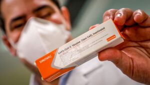 Anvisa dá aval a ampliar estudos de vacina da Sinovac de 9 mil para 13 mil voluntários