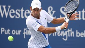 Djokovic vence fácil e avança à segunda fase de Roland Garros