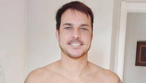 Ex-Dominó Klaus Hee faz promoção de ensaios nus: 'Desova'