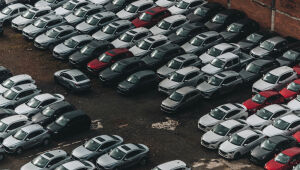 Venda de carros tem nova queda em fevereiro com piora na pandemia