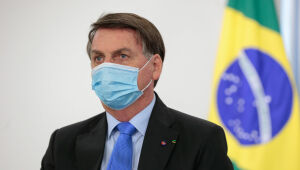 Com 100 mil mortos pela Covid, Bolsonaro critica isolamento e acusa Globo de espalhar 'pânico'