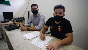 Sport oficializa chegada de Lucas Venuto